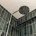The Distillery Penthouse 아파트