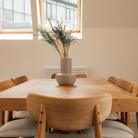 شقة The Distillery Penthouse *