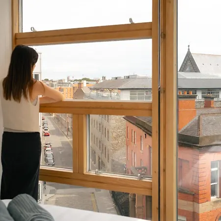 The Distillery Penthouse شقة