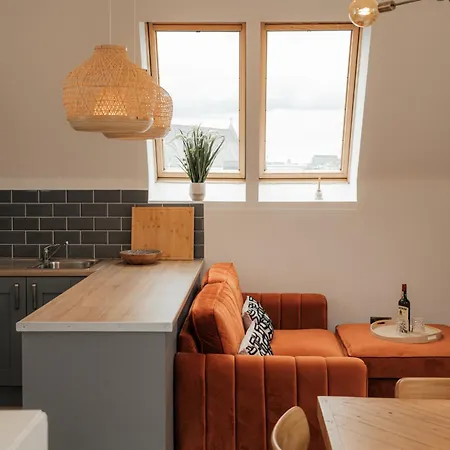 The Distillery Penthouse דירה