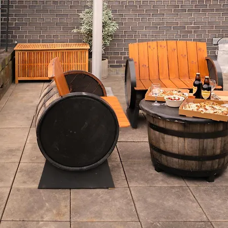 The Distillery Penthouse شقة