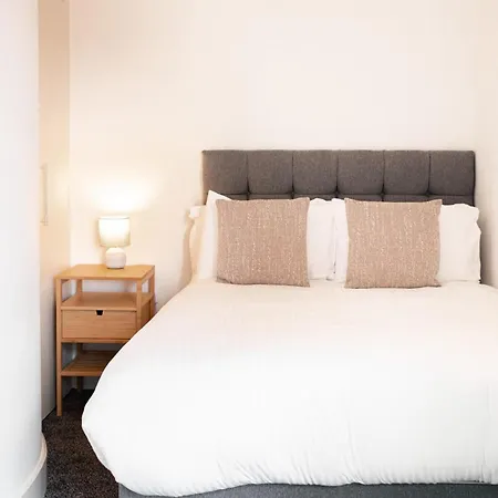 The Distillery Penthouse דירה *