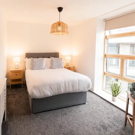 The Distillery Penthouse شقة