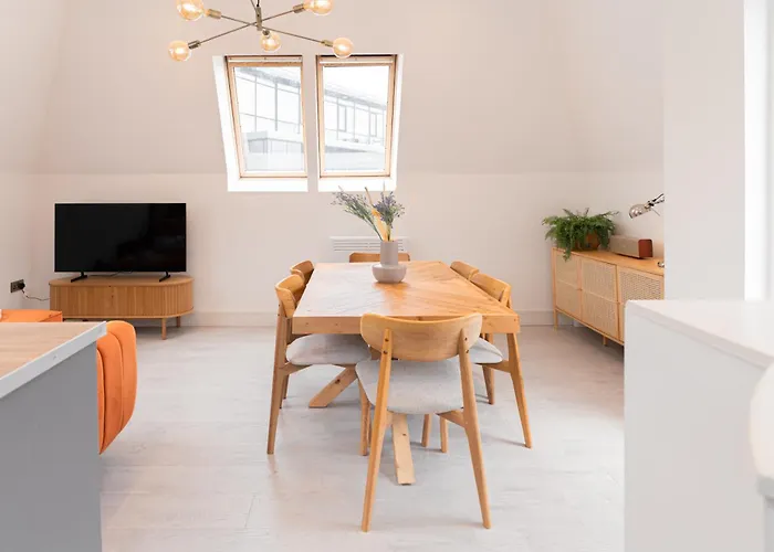 The Distillery Penthouse شقة